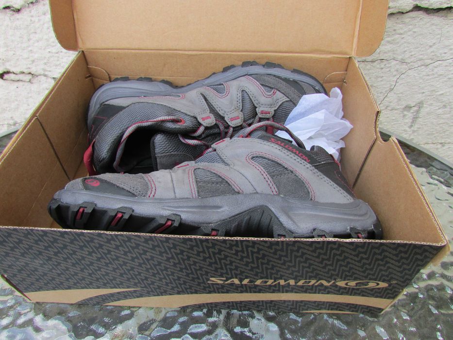 Дамски туристически обувки Salomon Contagrip