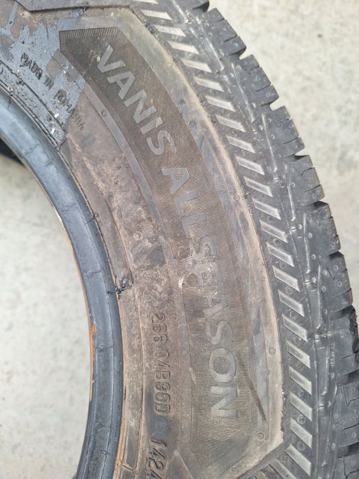 4бр Гуми за бус 15 цола 215/70/15C