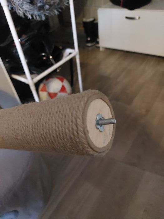 Домик и игрушки для кота