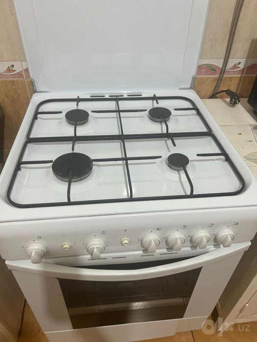 Продается газ.плита Indesit