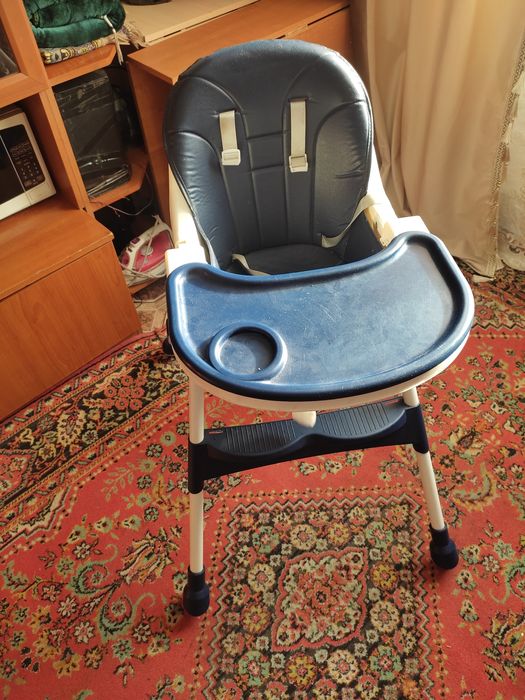 Продаю стол для кормления