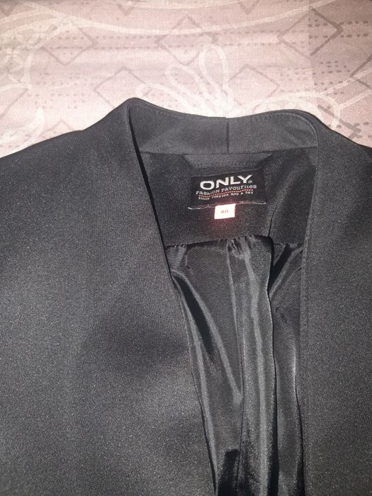 Сладки  пола,,панталон и сако,еко кожа .