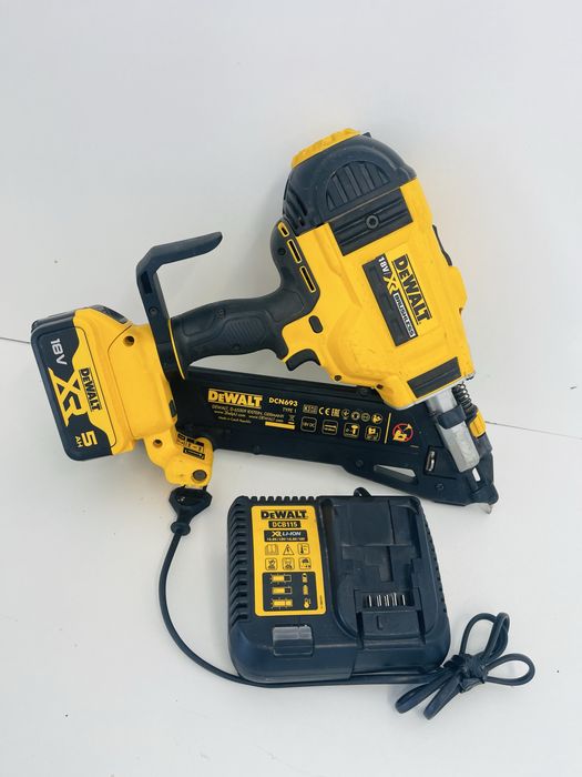 Dewalt DCN 693 pistol batut cuie