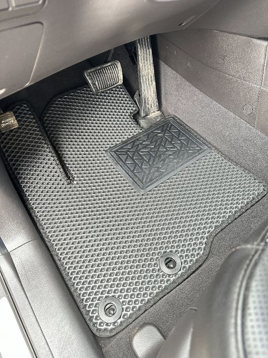 RENAULT - Covorașe Auto . Preșuri auto  realizate în România