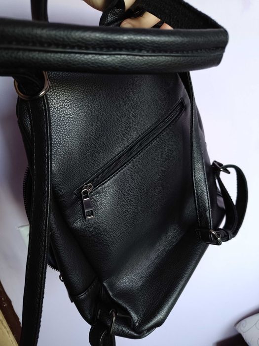 Стилна кожена раничка