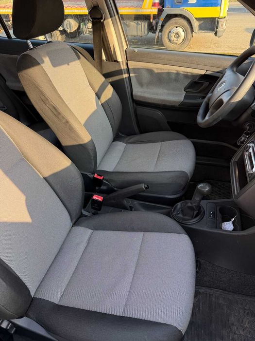 Škoda Fabia 1990 diesel, 1.990 € — imagine 5