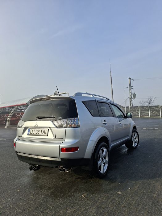 Mitsubishi outlander 2