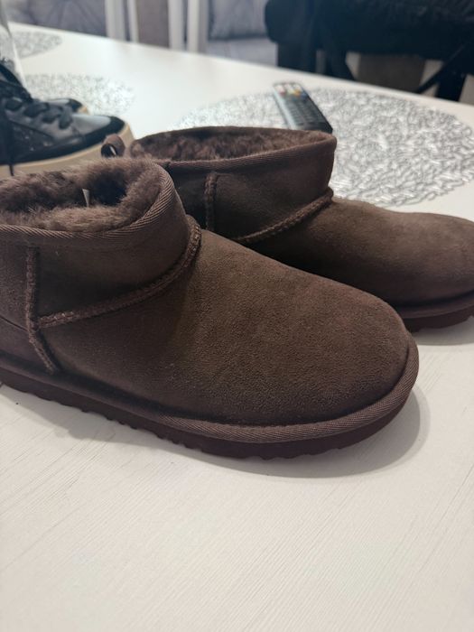 UGG noi fara etichetă