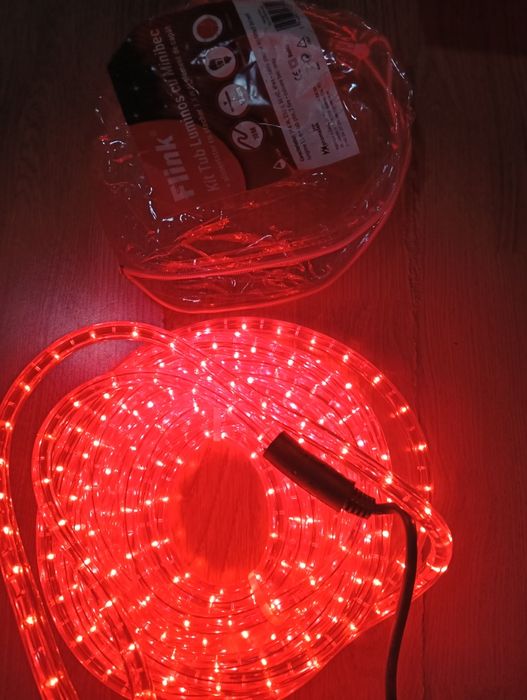 Kit luminos cu beculete 10 metri si stecher de 1,5 m