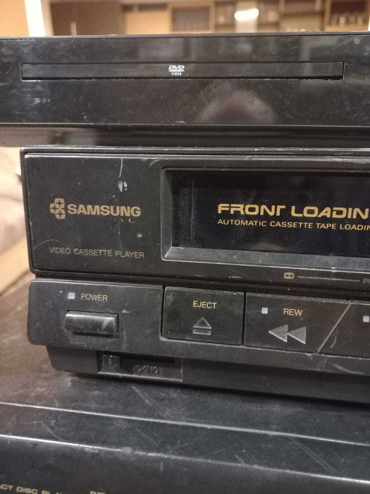 Radio traviata 1 si TV cu carcasa lemn