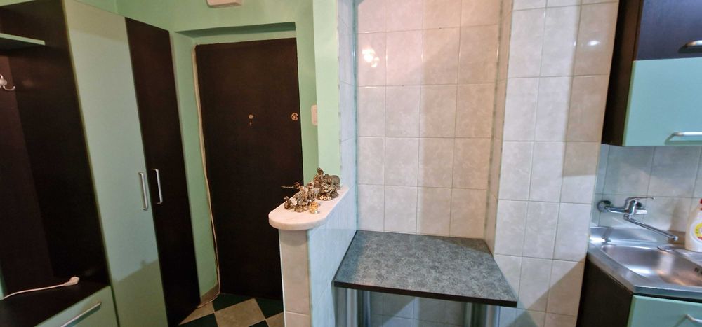 Apartament complet mobilat si utilat, două camere, semidecomandat, etaj 1, zona Gară