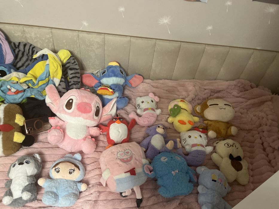 Фигурки веши игрушки чехлы …..