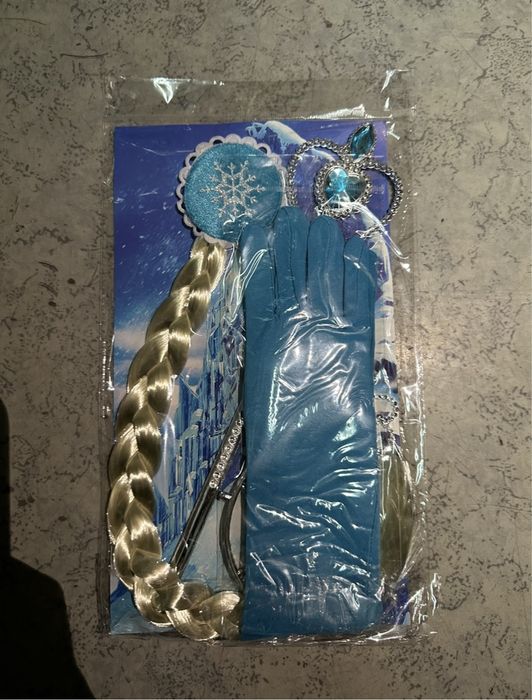 Плитка,жезъл,корона и ръкавици на Елза