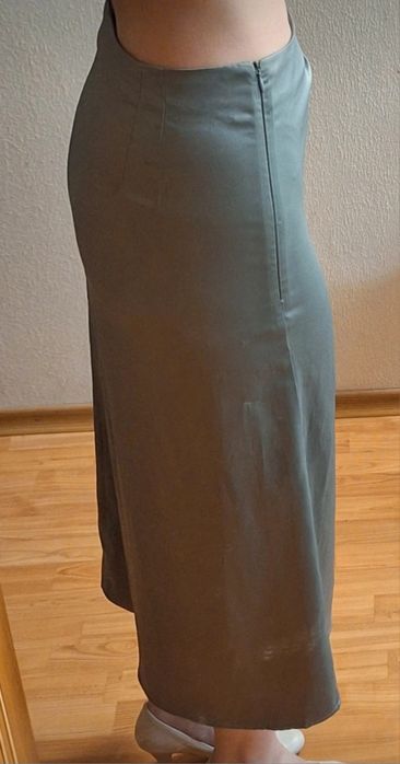 Fusta satina cu crapatura Mohito marimea 36