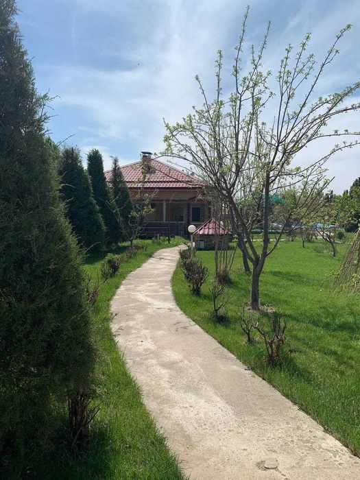 Продаётся Дача с большим красивым садом и видом на горы