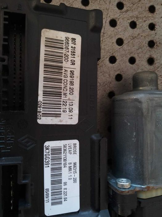 Motoras macara stanga fata renault megane 3 807315510r 969198200 966367200 966315200