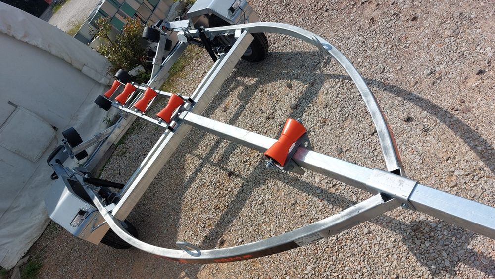 Ремарке / колесар за лодка/ Respo 750V571L209 за лодки до 550см