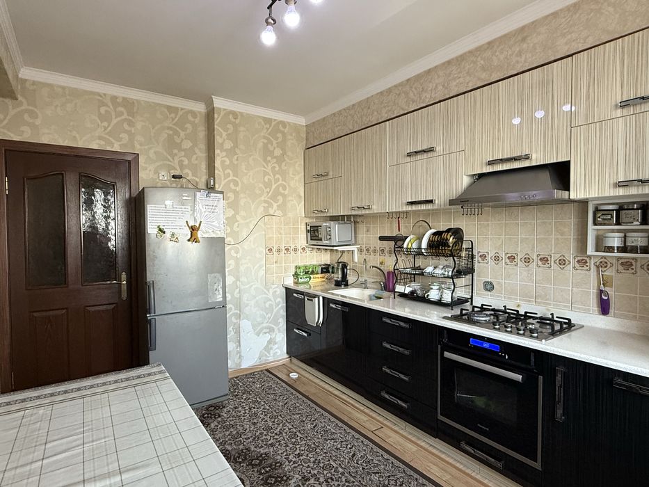 Трёхкомнатная 3/9/9  • 78м², Лисунова, Школа №166, Кадышева, кинотеатр