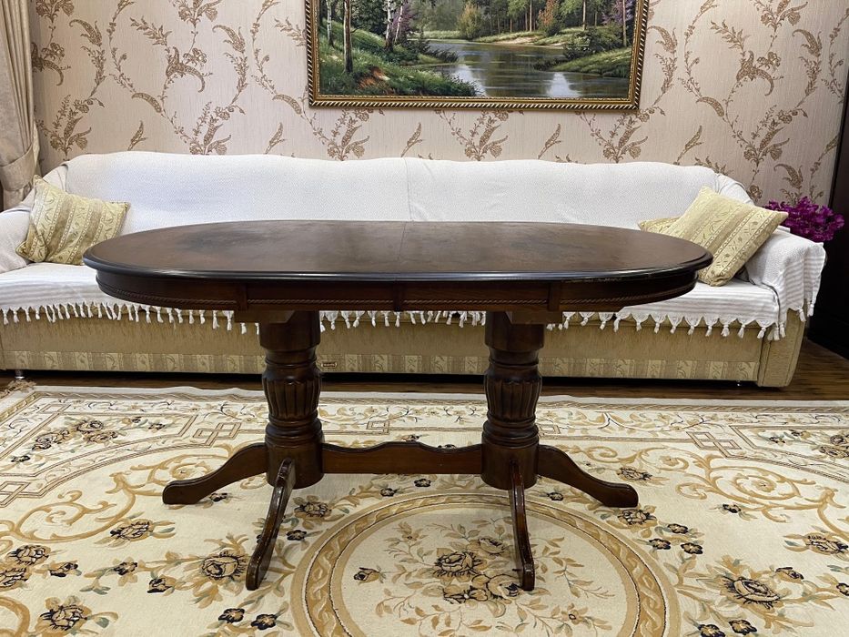 Стол в хорошем состояние