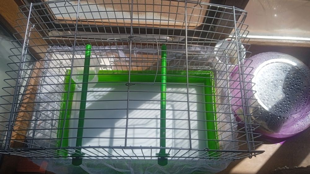 Продам клетку для попугаев