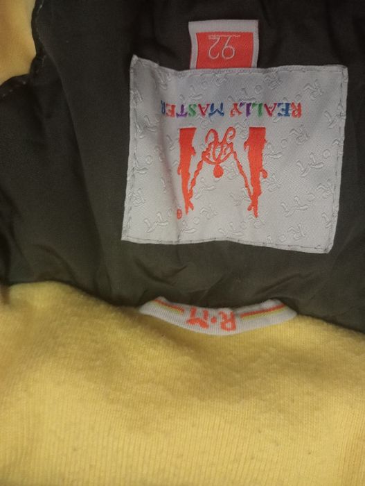 Продам куртки на девочку