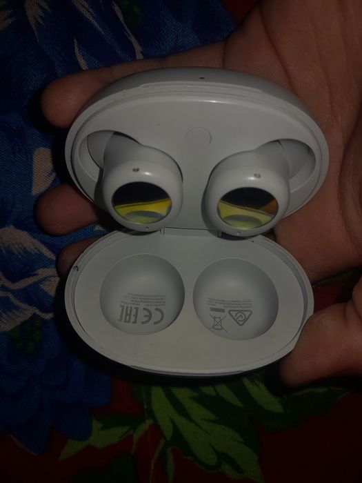 Продам Наушники оригинал