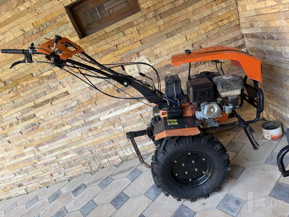 Mini Trektor ideal holatda