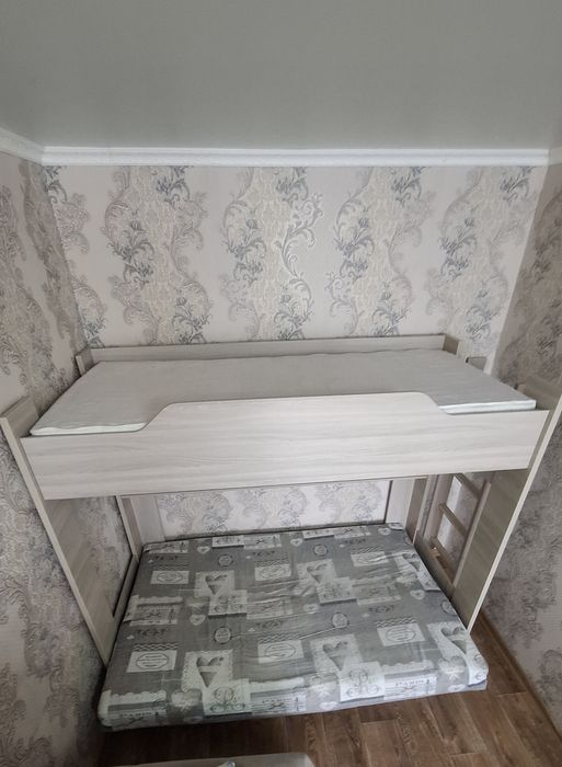Продам двухъярусную кроватью б/у