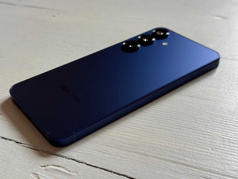 ЧИСТО НОВ - оригинален Samsung Galaxy S25 - 12GB RAM, 256GB + Подаръци