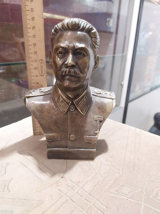 Статуэтки личностей