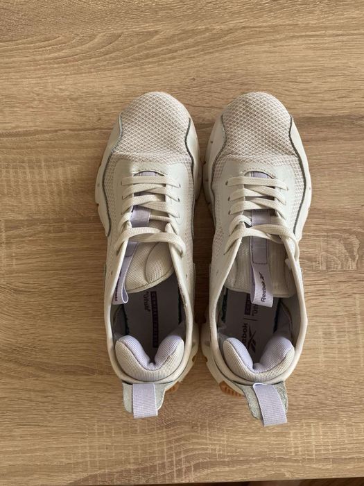 Маратонки Reebok номер 39