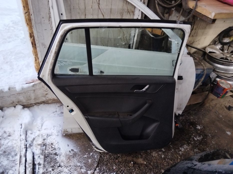 Дверь на рапид skoda rapid универсал