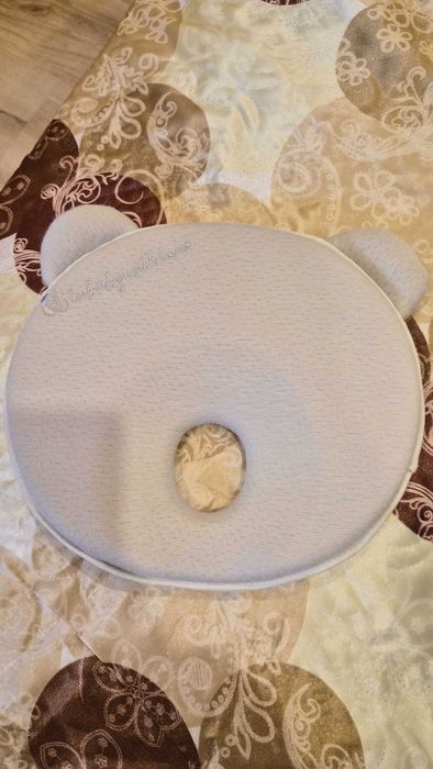 Бебешка ортопедична въдглавничка, мека и удобна.