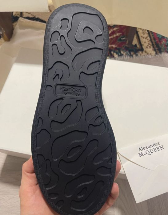 Alexander McQueen la DOAR 249 LEI