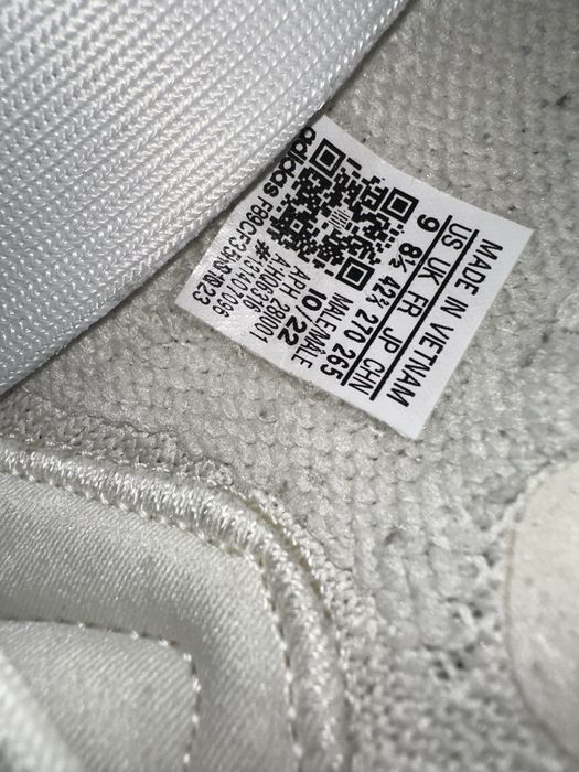 Yeezy 350V2 Bone, marime 42.5