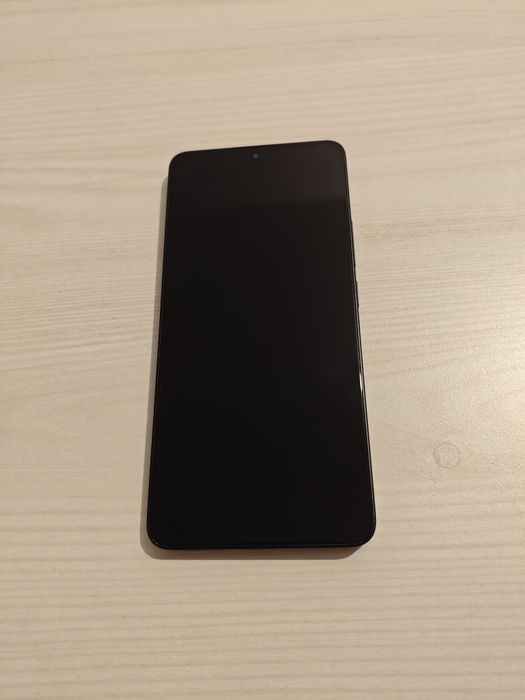 Vând POCO F6 Black