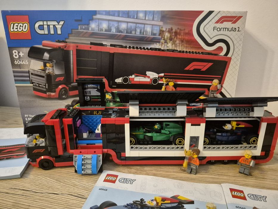 LEGO 60445  City - Camion F1 cu masinile F1 RB20 si AMR24 (60445)