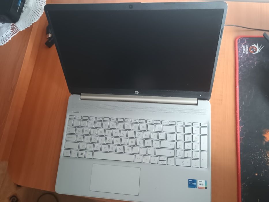 „HP i7 Gen11 / 16GB / SSD 1TB / baterie foarte bună”