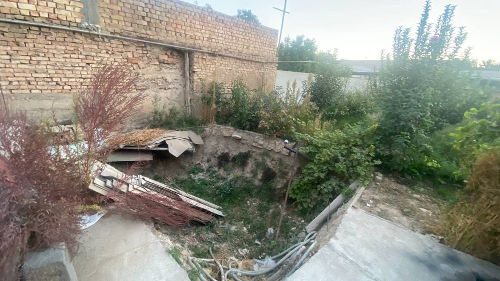 Uchastka 3 sotix sotiladi uzumzorda