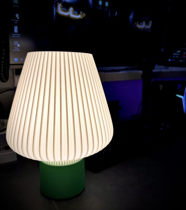 Настолна лампа „Ribbed Minimal“