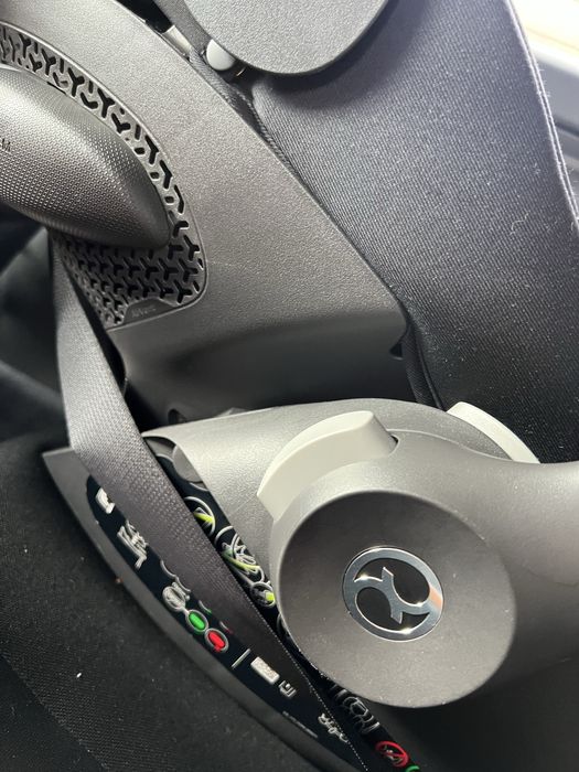 Vând Cybex  - scoica cybex Cloud G i-size plus Moon Black