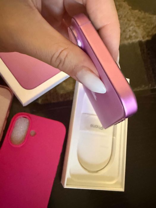 Телефон Iphone  16