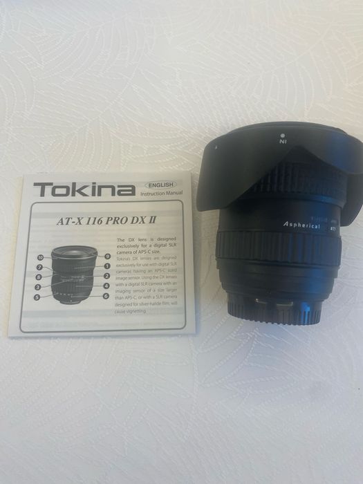 Продавам фотоспарат Nikon с 3 обектива