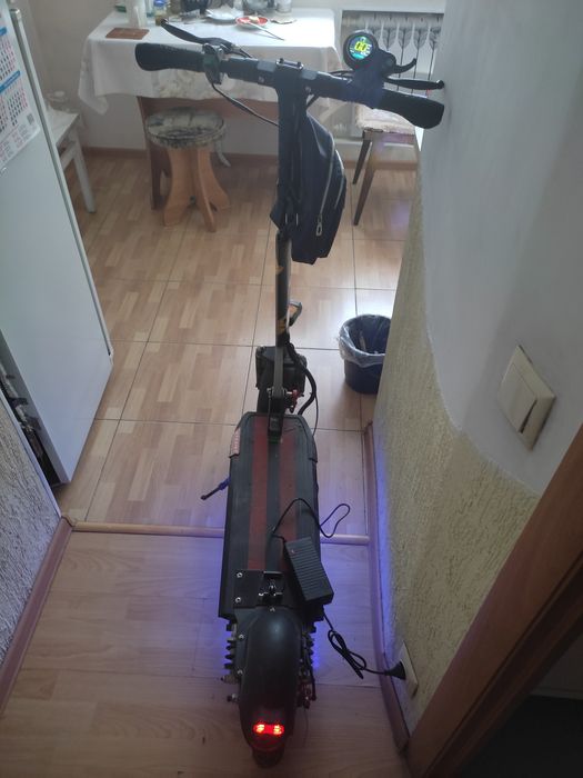 Продам хороший ЭлектроСамокат Kugo.М4