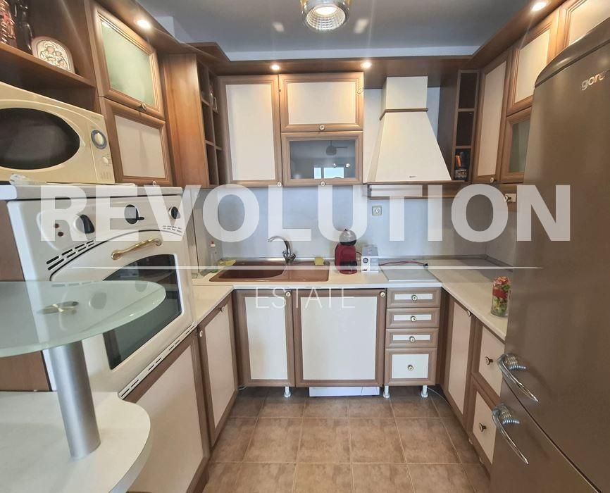 Дава се под наем Тристаен апартамент в Варна, ВИНС - 74 кв.м за 558.45 € - Снимка #1