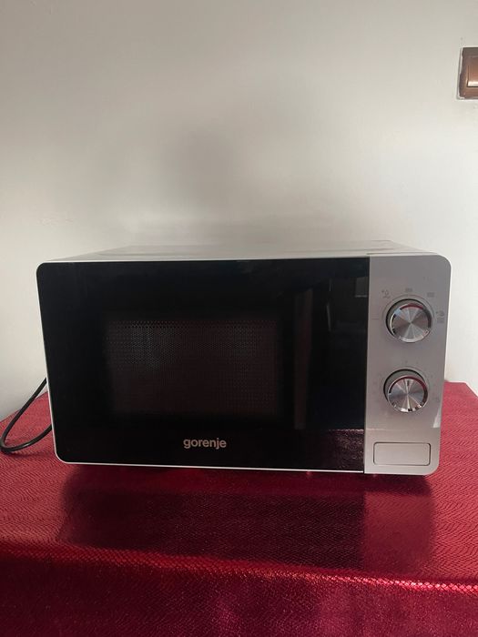 Cuptor cu microunde Gorenje nou 20L