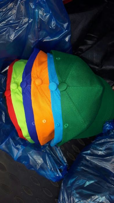 Бейсболки оптом однотонные.