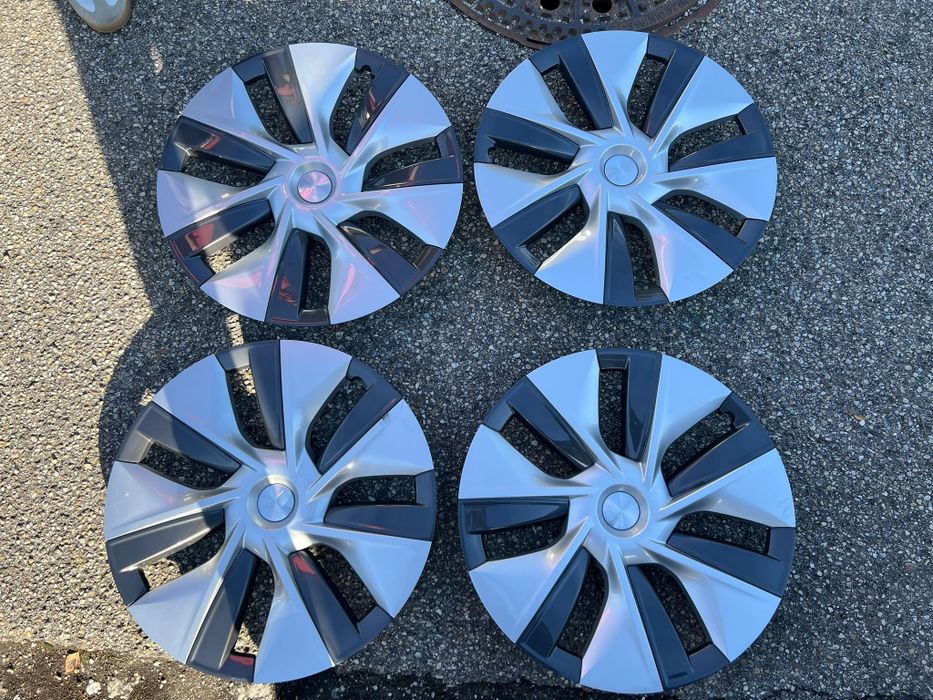 Capace foti Tesla  Model Y