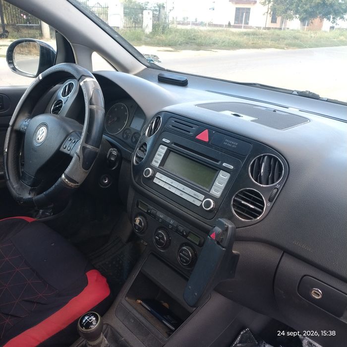 Vând Golf 5 Plus