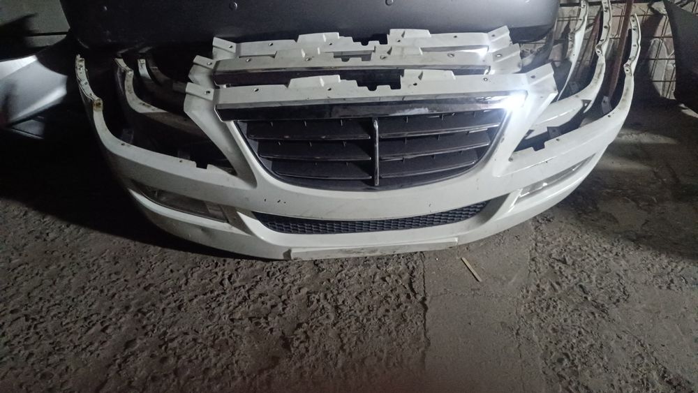 Передный бампер, фар, крыло. Санёнг Кайрон